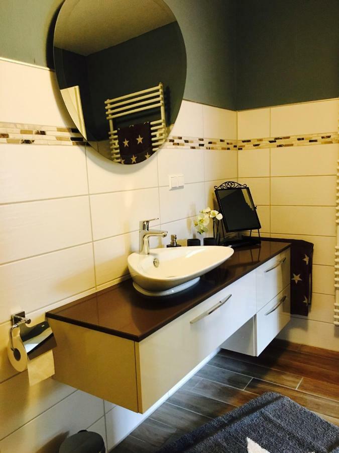 Gaestehaus Sellemols Ferienwohnung Korbmacher Heuchelheim-Klingen Ngoại thất bức ảnh
